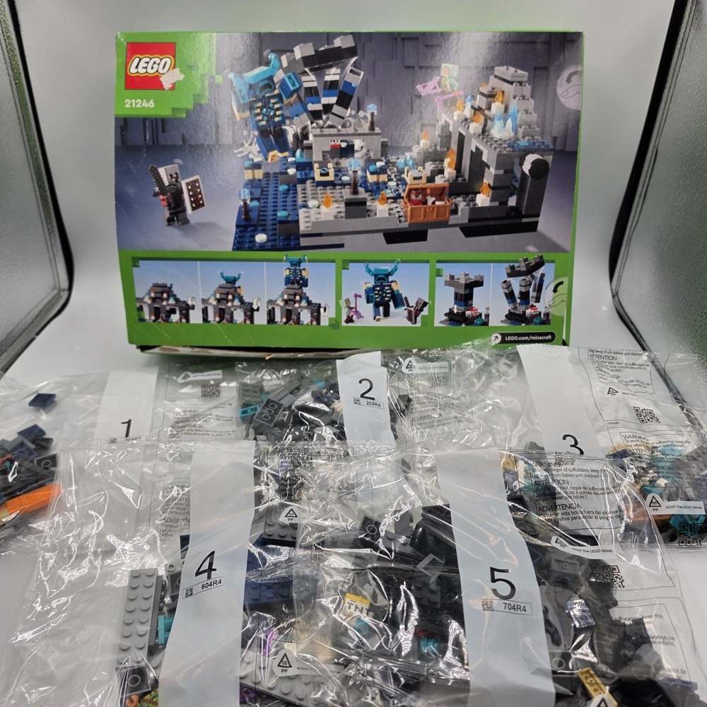 LEGO Minecraft 21246 The Deep Dark Battle 584pc Complete Open Box No Instruction